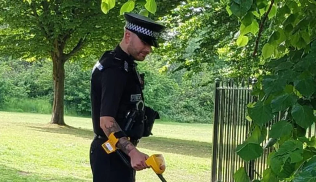 Hampshire Police arrests 19 during knives search