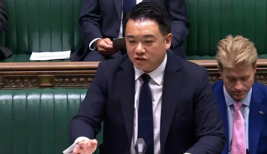 Havant MP slams Labour over children's online safety