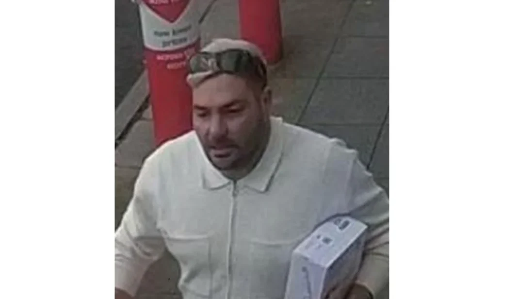 Hedge End pet shop Shop Theft CCTV