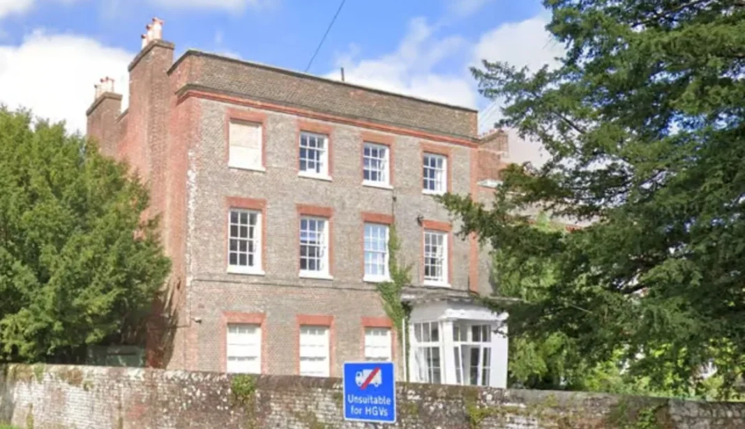 Kingscourt School faces closure