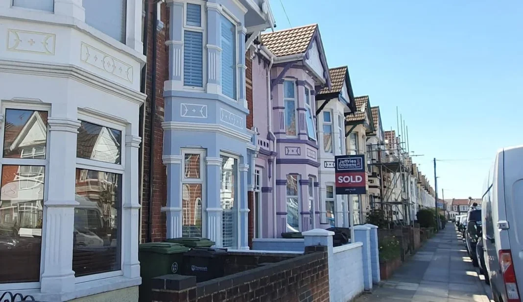MP Amanda Martin Calls for Urgent HMO Register Update