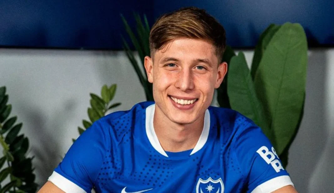 Kosznovszky Joins Pompey on Three-Year Deal