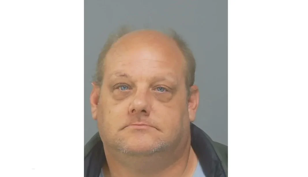 Carl Bray jailed for breaching sex offender order